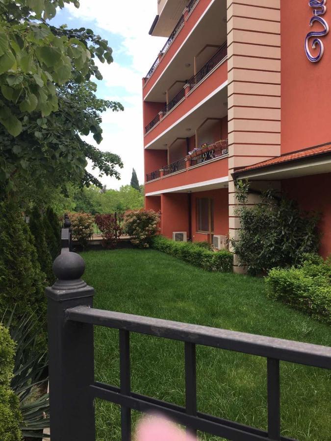 Villa Rossa Apartments Ravda Luaran gambar